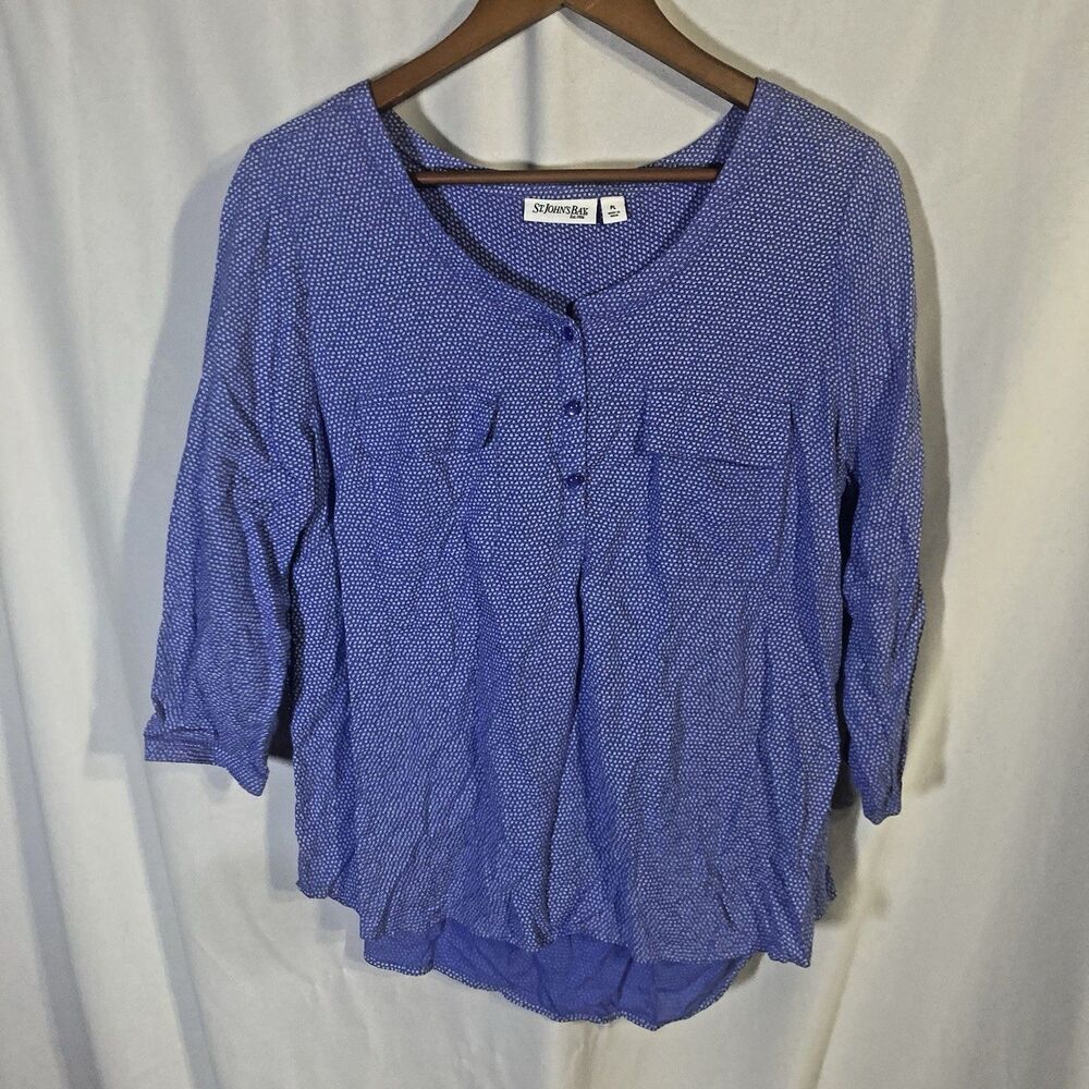 ST JOHN'S BAY blue white dots scoop neck 1/4 button 3/4 sleeves rayon top PL